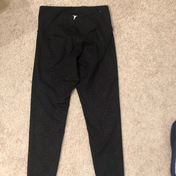 Old navy active go-dry leggings size medium - Picture 4 of 4